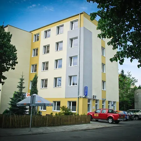 Hostel24
